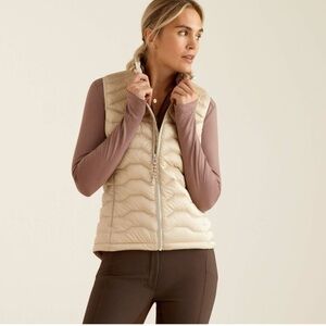 Ariat ideal down vest quilted size small / nwt
